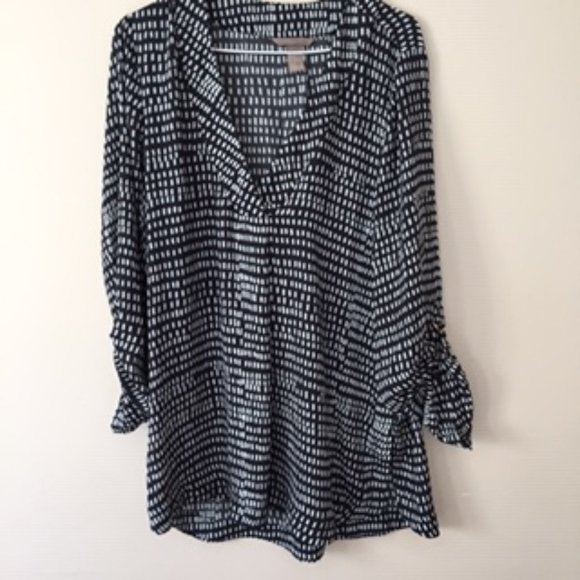 H & M WOMEN BLOUSE.  SIZE  EUR 44/US 14/CA 14.  COLOR BLACK AND WHITE - Picture 1 of 4